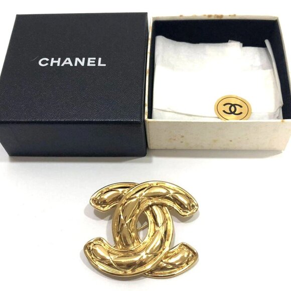 CHANEL CC Logo Quilted Matelasse Brooch Gold Tone Pin Auth w/Box D-o1150 - Picture 11 of 16